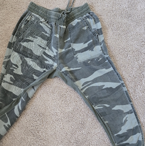 Splendid Boardwalk Jogger Camo Print  Linen Blend Olive Green size Large - Picture 10 of 16
